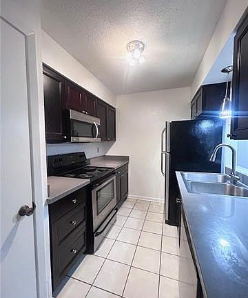 4th image of 2500 Vivian St APT 1
