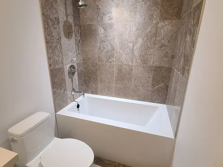 505 Glencairn Ave #201 — Photo 6