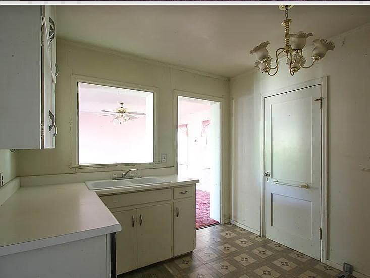 2nd image of 2708 E 1st St S