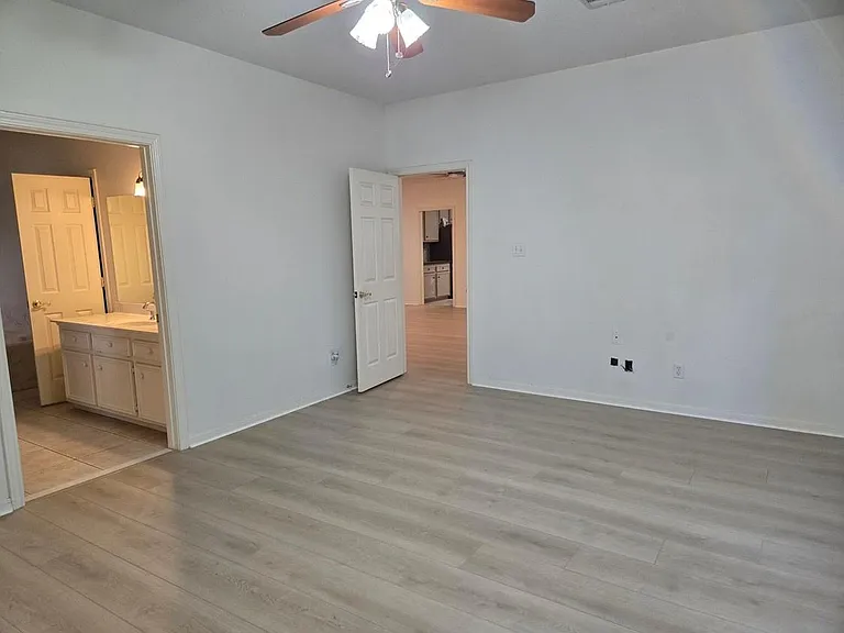120 Hiwon Dr — Photo 16