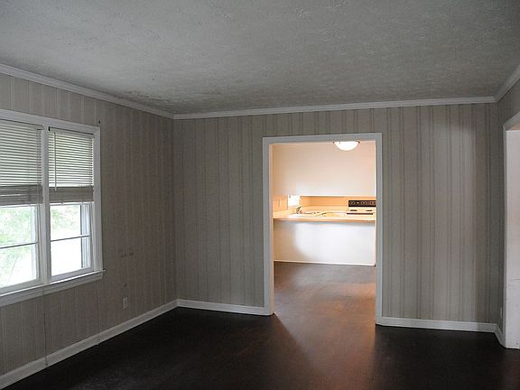 3rd image of 1405 Belmont Ave SE