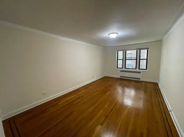 3635 167th St APT 5E, Flushing, NY 11358