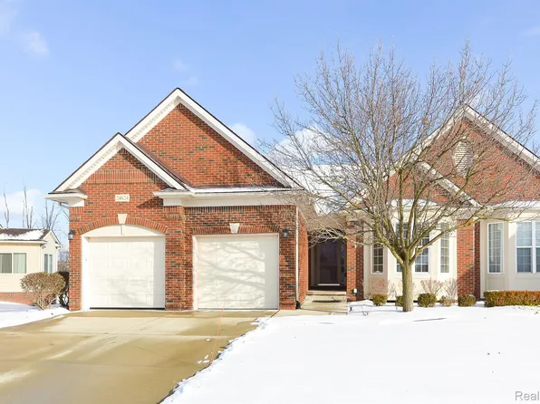 24624 Rosemont Dr, South Lyon, MI 48178