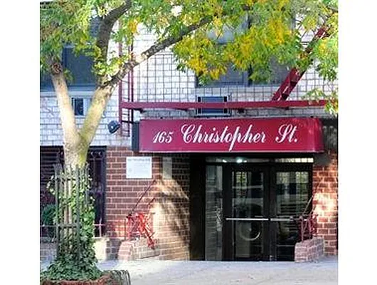 Rented by Douglas Elliman | media 33