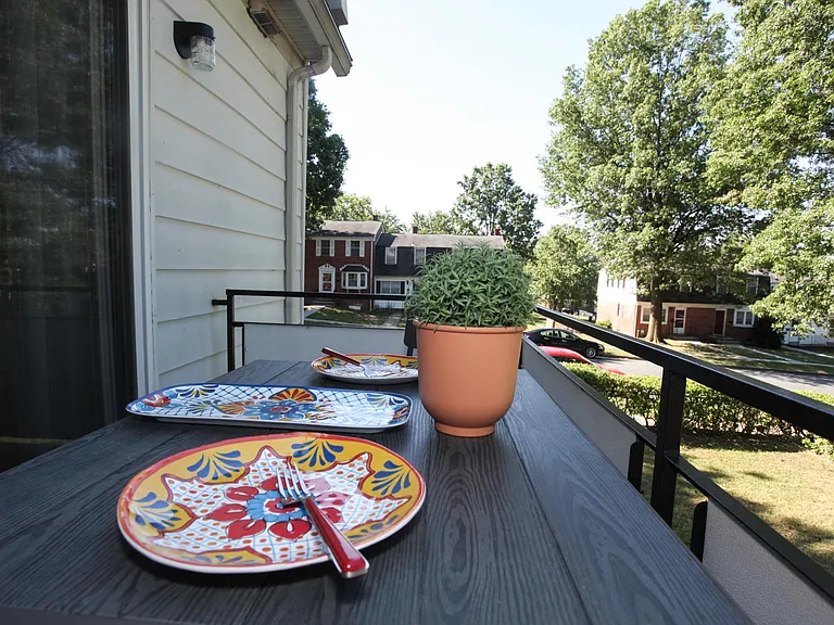 Gardenvillage Apartments and Townhouses — Photo 9