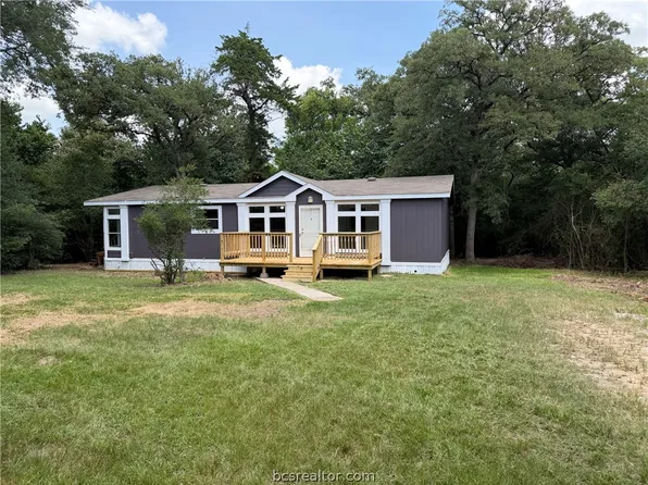 10801 Noble Oaks Ln, Bryan, TX 77807