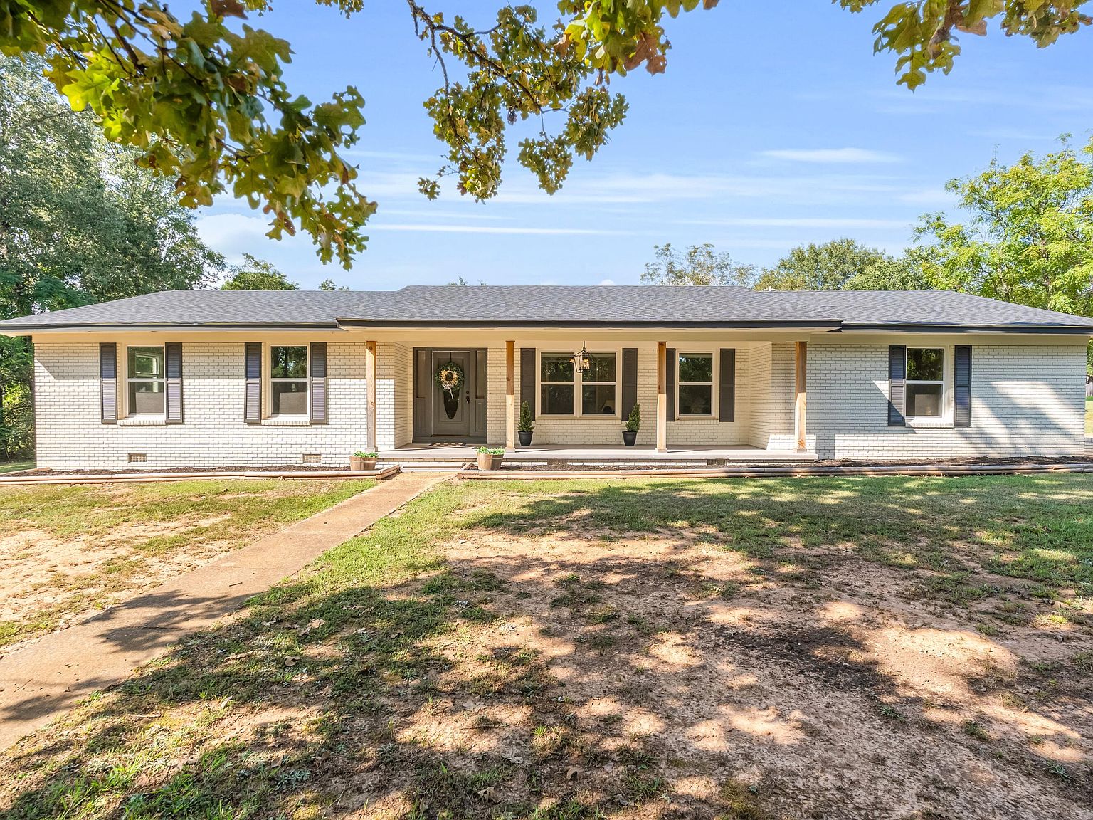 house リスト ② 127 E Cherry St, Columbus, MS 39702 | MLS #25-1864 | Zillow