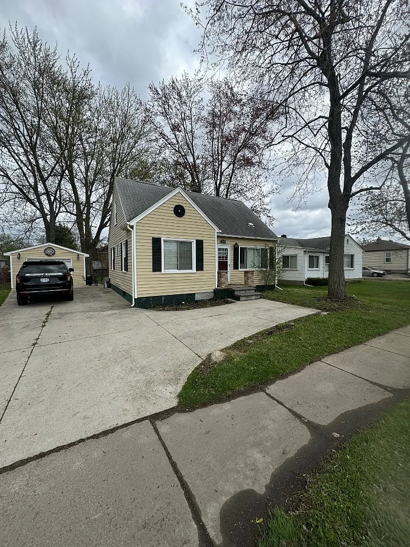 1860 Rochester Rd photo 1