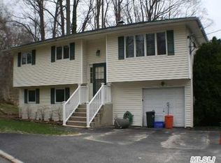 4 Fern Rd, Kings Park, NY 11754