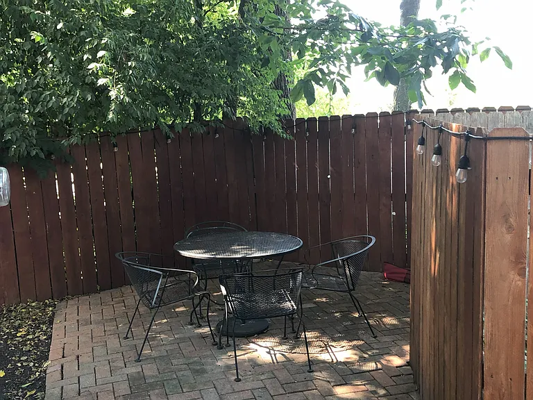 841 W Maxwell St — Photo 9