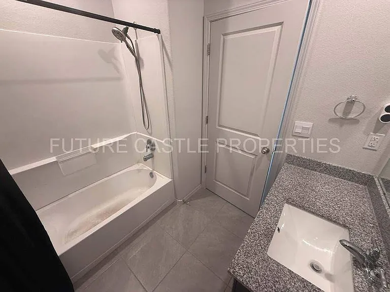1460 Vista Grande Loop NE — Photo 7