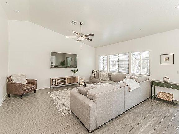 5th image of 6068 E Laurel Ave