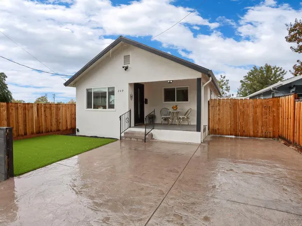 209 E 3rd St, Tracy, CA 95376