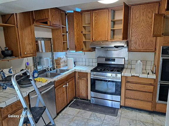 3rd image of 515 Ellsworth St