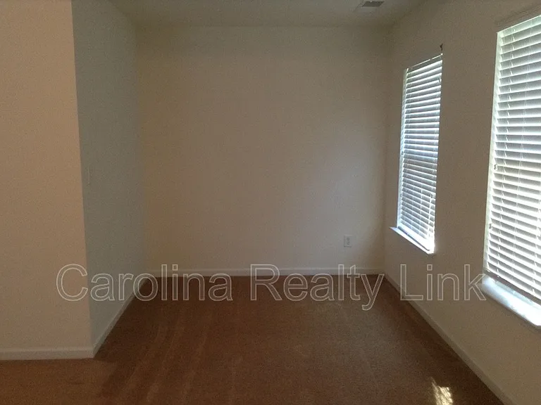 7228 Handon Ln — Photo 5
