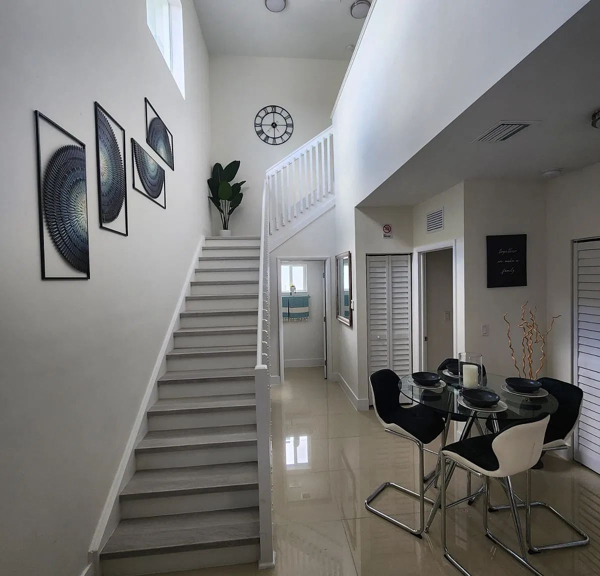 4 bed, 2.5 bath, 1610 sqft, $4,500 — Photo 1
