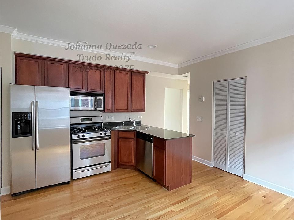 1st image of 3244 N Clifton Ave APT 2W