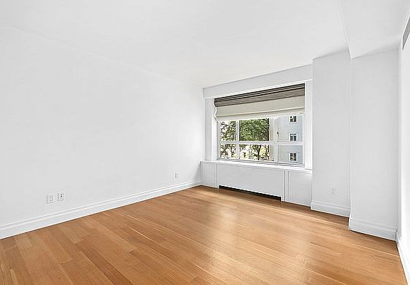 4th image of 200 E 66th St APT D0403