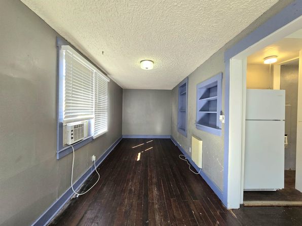 419 W 7th St, La Crosse, KS 67548