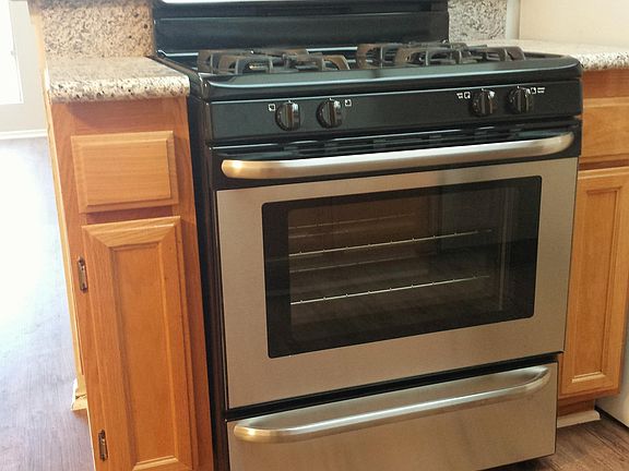 3rd image of 13138 Moorpark St APT 7