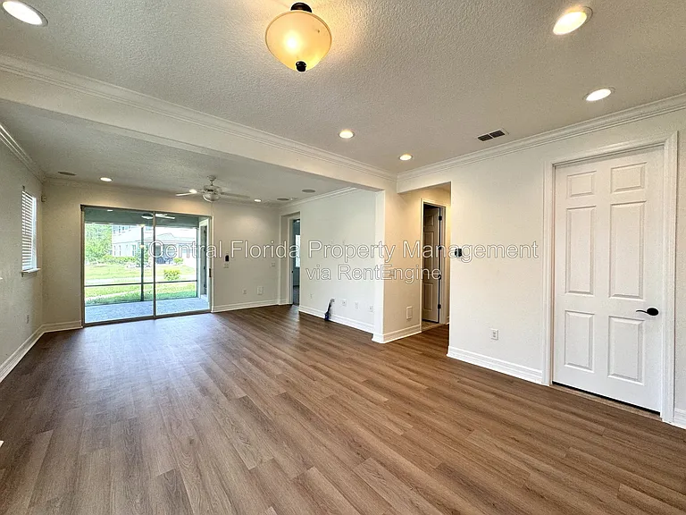 8998 Fullerwood Ave — Photo 8