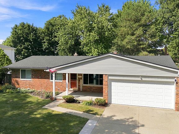 3rd image of 4957 Hubbard Dr