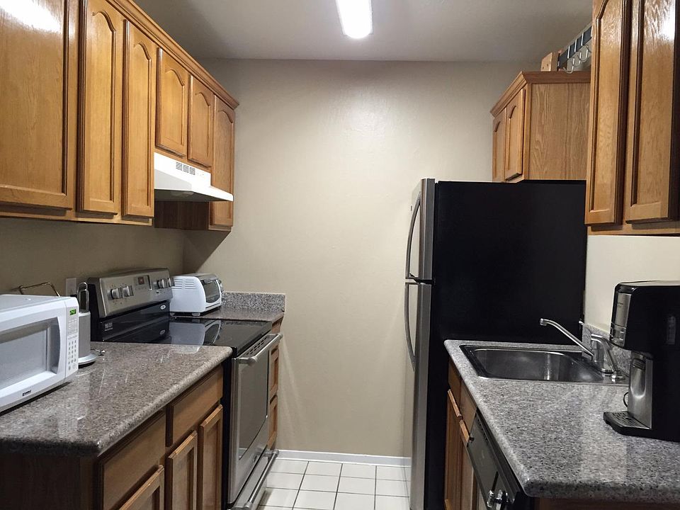 1st image of 421 Piccadilly Pl APT 10