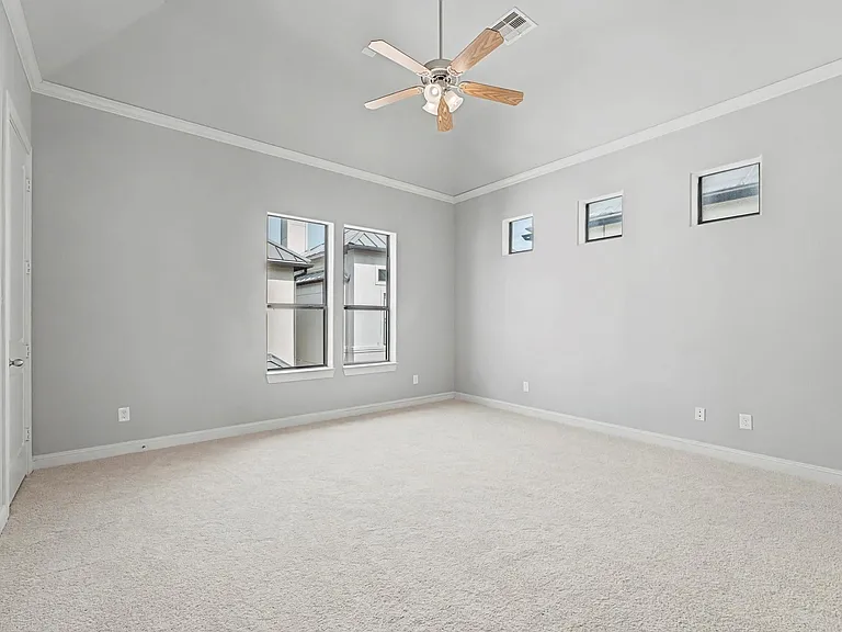 634 Nagle St — Photo 19