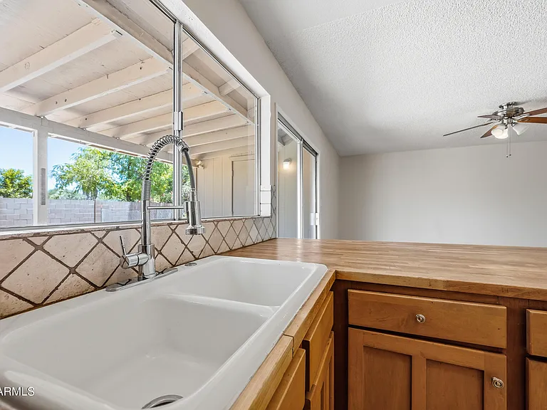 2216 W Straford Dr — Photo 11