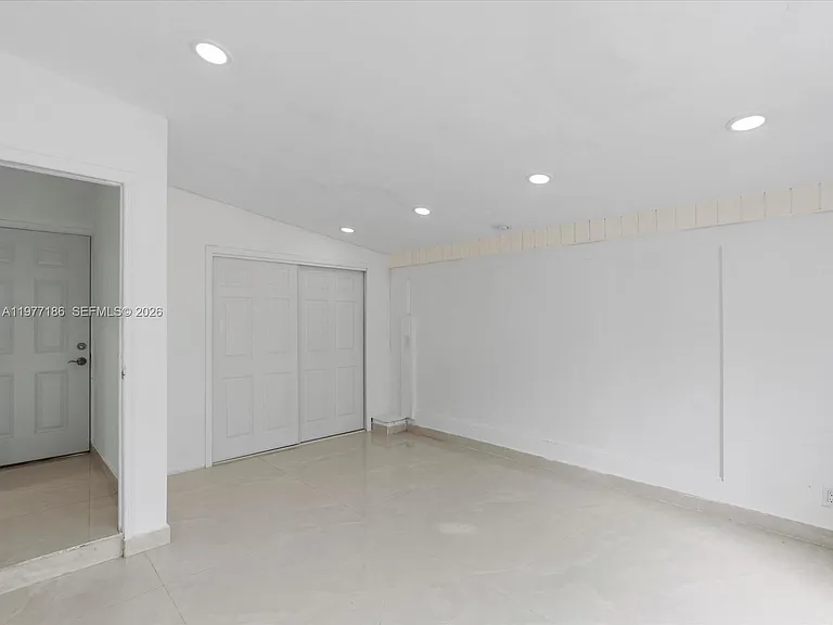 4331 SW 31st Dr — Photo 14