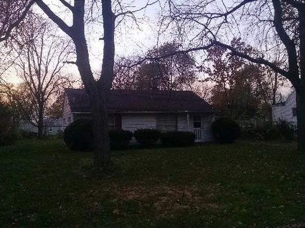 8312 Ellsworth Ct, Merrillville, IN 46410