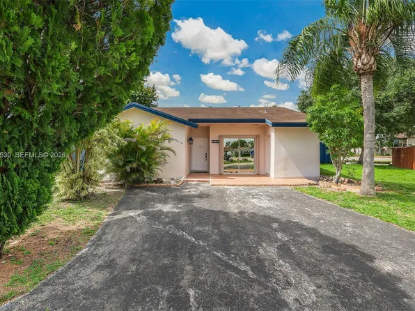 13890 SW 43rd Ter, Miami, FL 33175