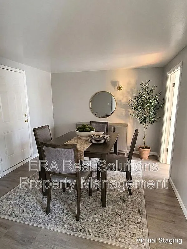 4 bed, 2.0 bath, 1582 sqft, $1,900 — Photo 2