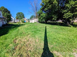 1119 N River Ave, Iron River, MI 49935