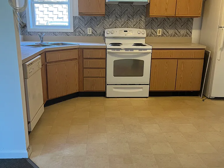 171 Sherman Ave #2 — Photo 5