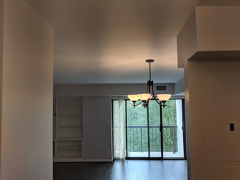 3800 Powell Ln #403 — Photo 4