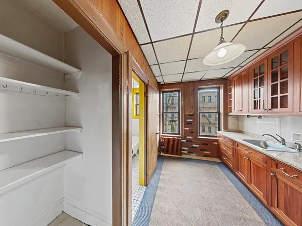 1722 Putnam Avenue image 20 of 30