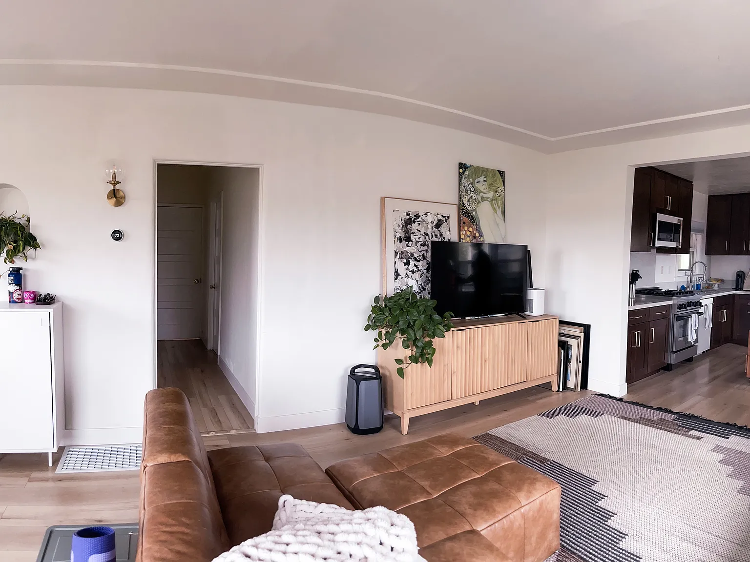 2565 Columbia St — Photo 4