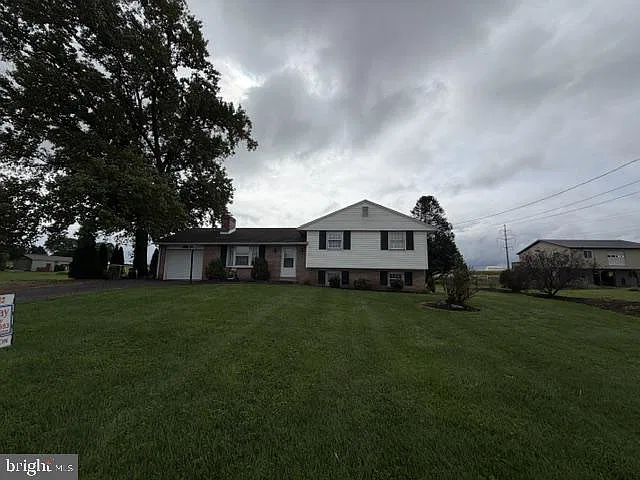 3 bed, 1.5 bath, 1991 sqft, $2,250 — Photo 3