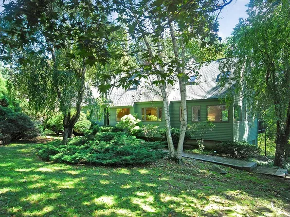 18 Washington Dr, Acton, MA 01720