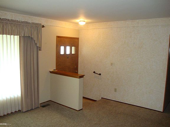 2nd image of 31419 Blair Dr