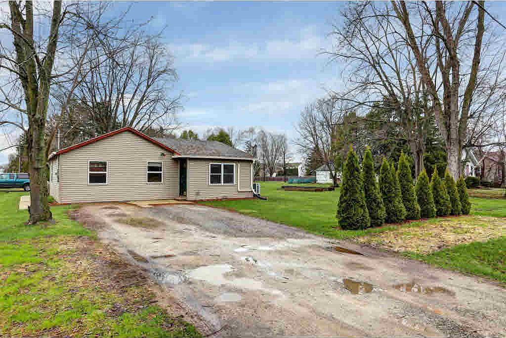 1493 N Oakwood Rd, Oshkosh, WI 54904 Zillow