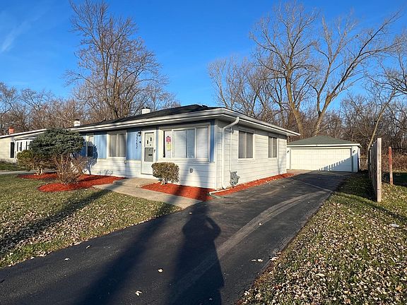 2nd image of 3242 Roesner Dr