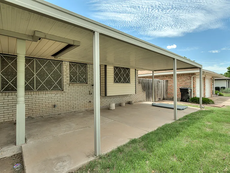 106 N Norman Ave — Photo 33
