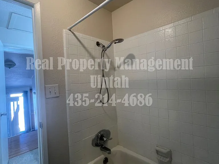 607 N 100 W — Photo 11