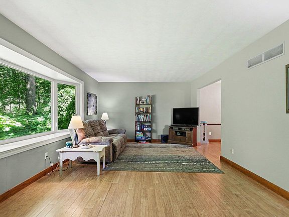 4th image of 9408 E G Ave