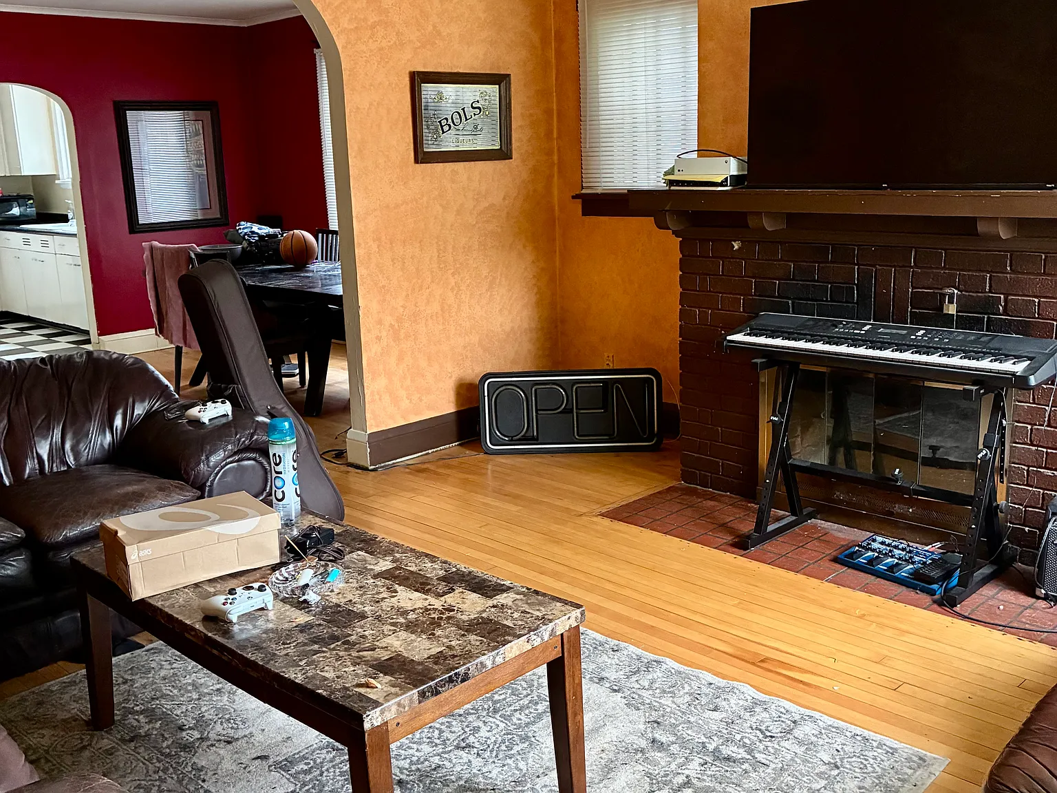 3 bed, 1200 sqft, $1,295 — Photo 2