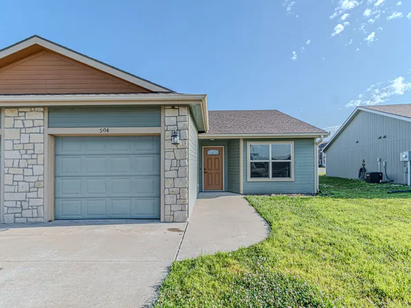 504 Northfield Rd, Manhattan, KS 66502