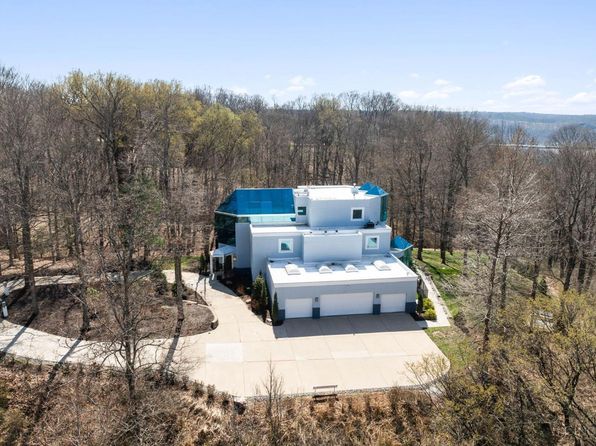 7386 Southpointe Dr, Cincinnati, OH 45233