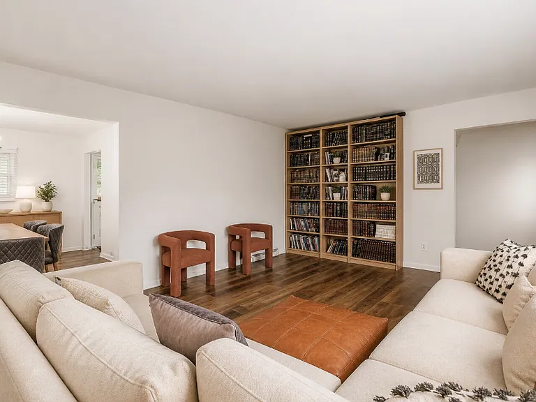 2585 E Main St — Photo 3